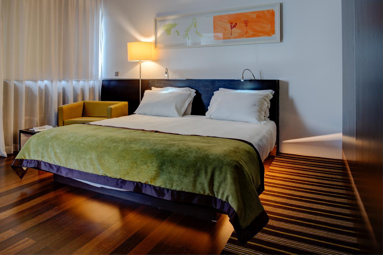 Executive Suite,644120343:JPEG