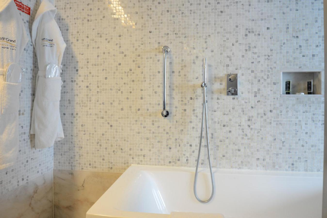 Standard Twin Room,1437328552:JPEG